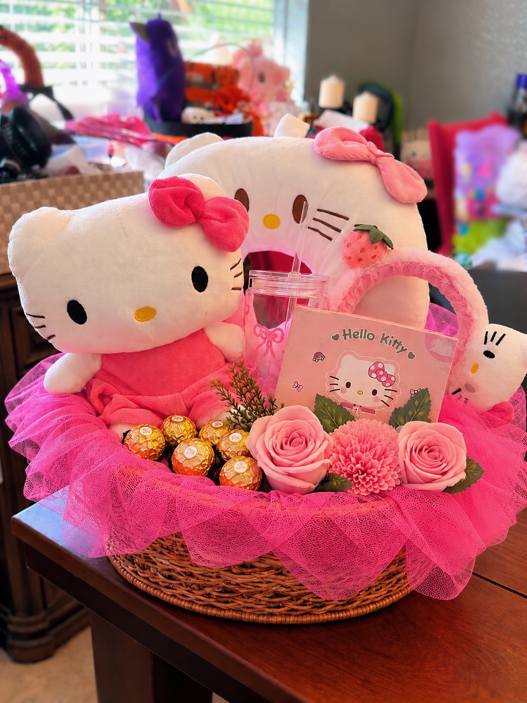 Hello Kitty Sweet Basket - photo 1